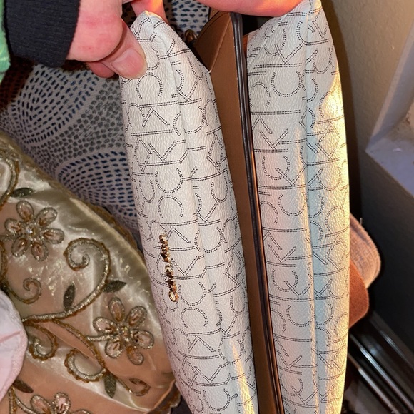 SOLD ๐ฅ๐ฅ2 IN 1 CROSSBODY CALVIN KLEIN BAG - Picture 17 of 17